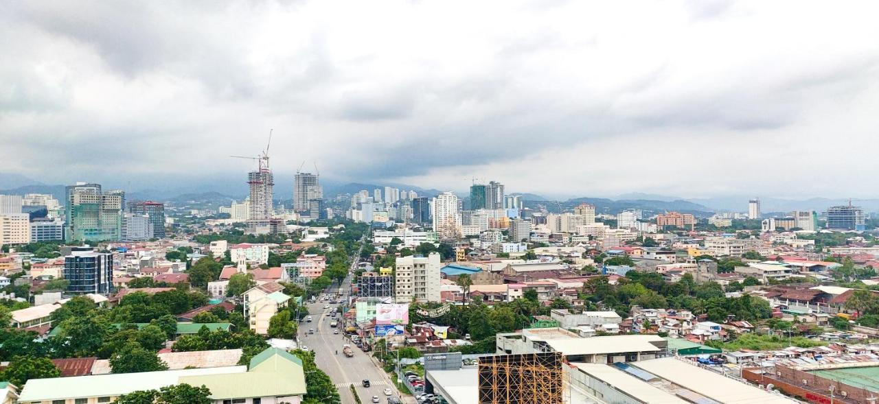 Sunvida Tower Stays Across Sm City Cebu Exterior foto